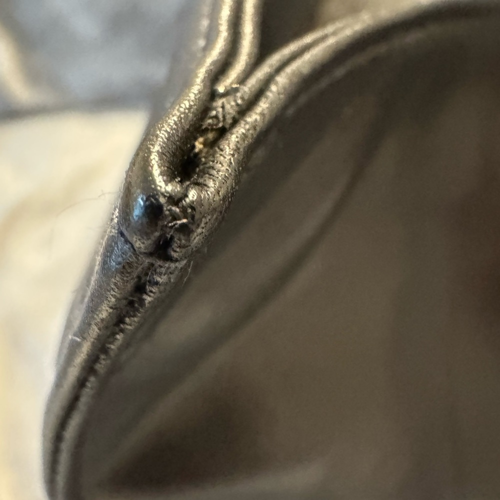 Chanel Black Lambskin Leather Women's Bag/Tote with COA. Excellent Condition! - Picture 8 of 16